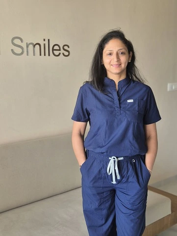 Dr. Priyanka Patel - Senior Cosmetic Dentist & Endodontist Expert at New Smile Dental Clinic Ahmedabad